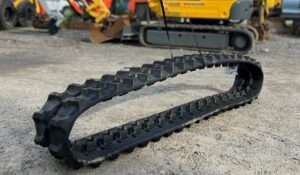 Read more about the article MTKS 450x81x76W Rubber Track: Versatility, Power and Performance