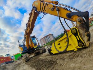 Read more about the article Hydraulic Breaker – Practical Guide to Extend Its Service Life