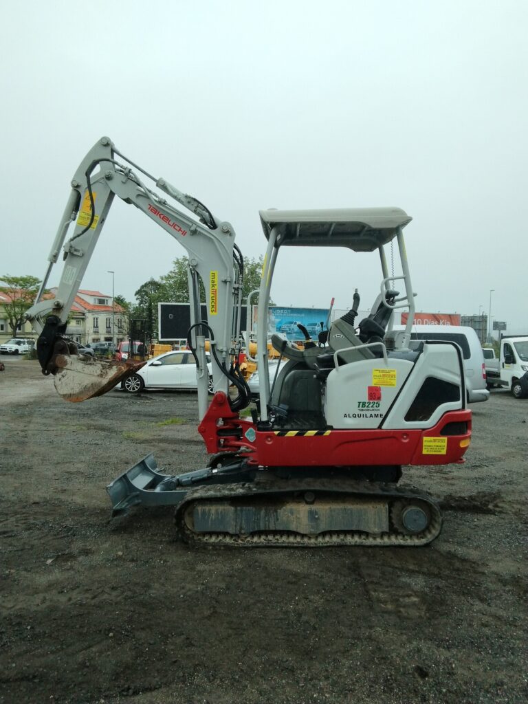 TAKEUCHI TB225